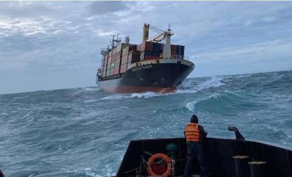 Salvage Container Ship Bien Dong Trader